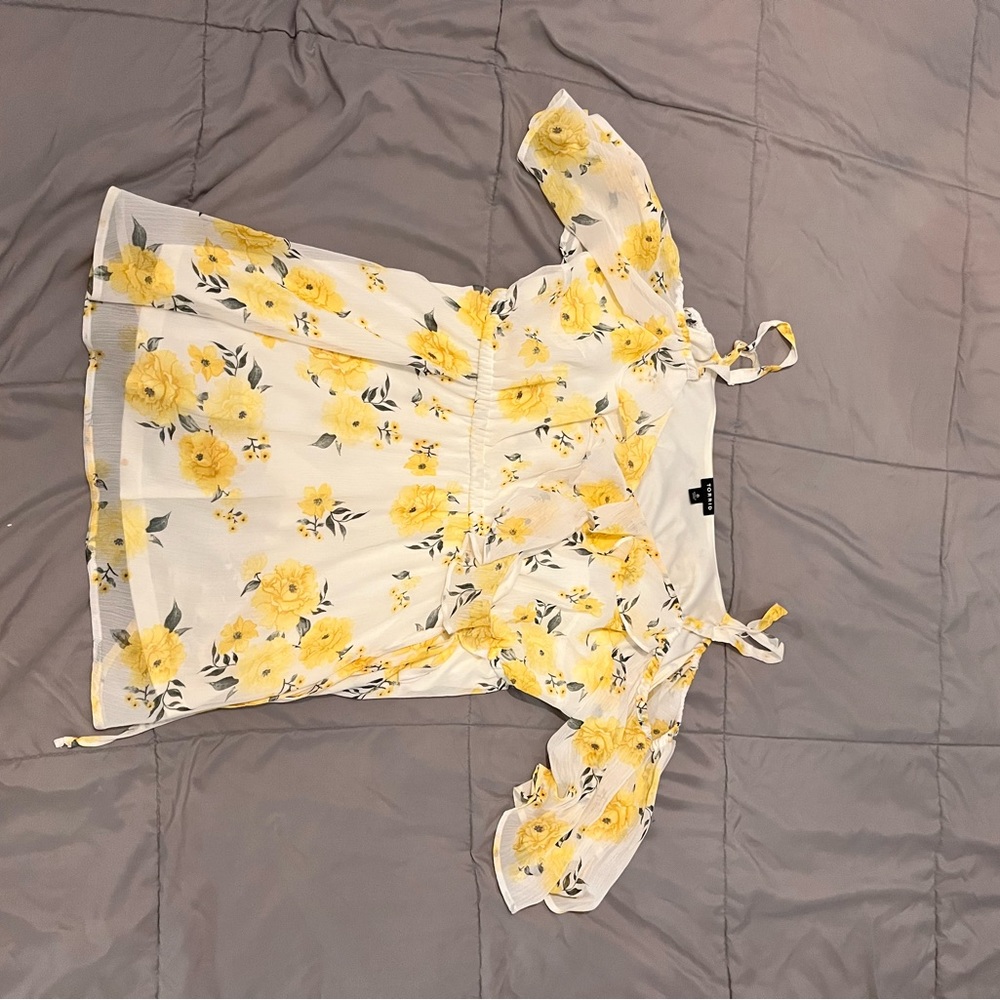 Plus Size Women’s Floral Off The Shoulder Top